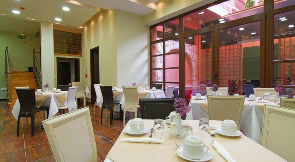 Hotel Leto Delphi ภายนอก รูปภาพ